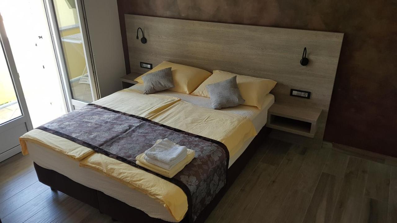 Premium Appartments Suha Punta Kampor Exterior foto