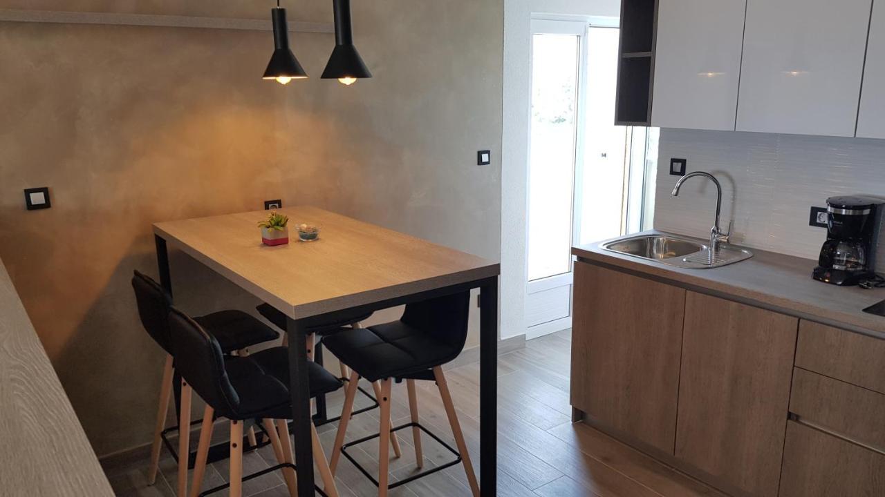 Premium Appartments Suha Punta Kampor Exterior foto